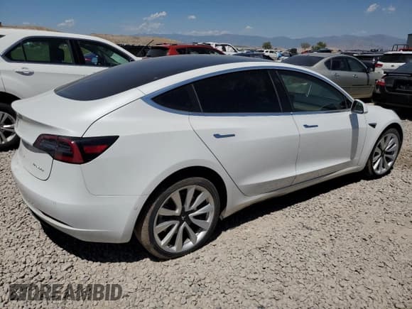 ✅ 2018 Tesla Model 3 Long Range Battery • VIN: 5YJ3E1EB0JF092373 • Lot: 60244095. Wystawiony na Copart z przebiegiem Nie podano. Bezpłatny archiwum sprzedaży aukcyjnych z USA i szczegółowy raport historii pojazdu na DreamBid. Zdjęcie 3.