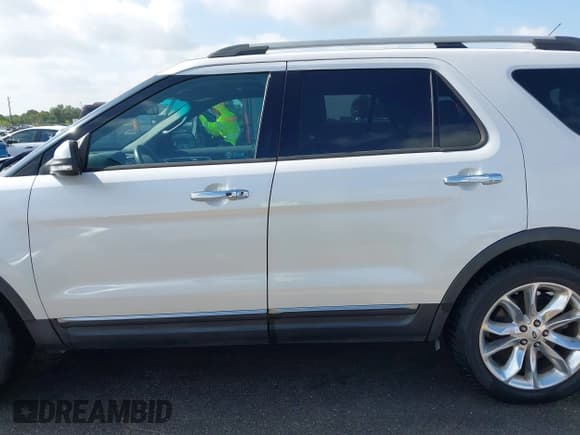 ✅ 2014 Ford Explorer Limited • VIN: 1FM5K7F90EGA58196 • Lot: 42760536. Wystawiony na IAAI z przebiegiem 114 358 mil. Bezpłatny archiwum sprzedaży aukcyjnych z USA i szczegółowy raport historii pojazdu na DreamBid. Zdjęcie 14.