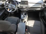 ✅ 2019 Kia Forte EX • VIN: 3KPF54AD0KE111663 • Lot: 69077365. Wystawiony na Copart z przebiegiem 117 649 mil. Bezpłatny archiwum sprzedaży aukcyjnych z USA i szczegółowy raport historii pojazdu na DreamBid. Zdjęcie 8.