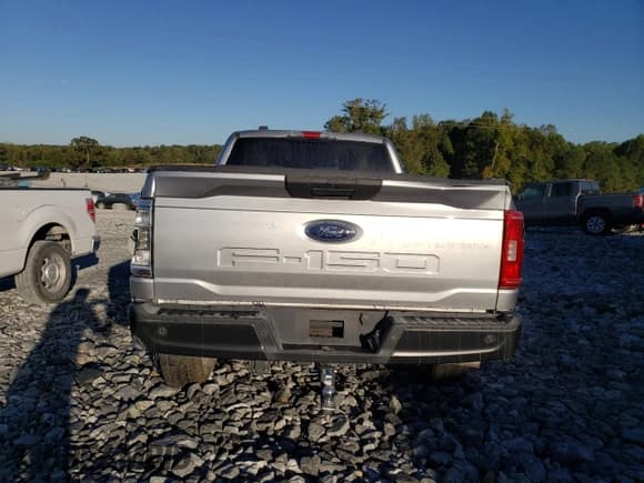 ✅ 2022 Ford F-150 XL • VIN: 1FTEX1EB8NKE67132 • Лот: 69495584. Опубликован ранее на Copart с пробегом Не указан. Бесплатный доступ к архиву аукционных продаж из США и подробный отчёт об истории автомобиля на DreamBid. Изображение 6.