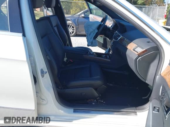 ✅ 2012 Mercedes-Benz E 350 Sport • VIN: WDDHF8JB9CA522386 • Lot: 43418602. Listed on IAAI with 97,671 mi. Free auction sales archive from the USA and detailed vehicle history report at DreamBid. Image 5.