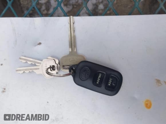 ✅ 2004 Toyota Corolla CE • VIN: 1NXBR32E04Z335035 • Лот: 43827308. Опубликован ранее на IAAI с пробегом 226 219 миль. Бесплатный доступ к архиву аукционных продаж из США и подробный отчёт об истории автомобиля на DreamBid. Изображение 11.