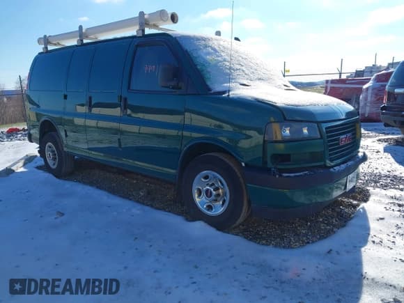 ✅ 2018 GMC Savana Cargo • VIN: 1GTW7AFG7J1322999 • Лот: 43589991. Опубликован ранее на IAAI с пробегом 105 777 миль. Бесплатный доступ к архиву аукционных продаж из США и подробный отчёт об истории автомобиля на DreamBid. Изображение 1.