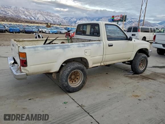 ✅ 1989 Toyota Pickup DLX • VIN: JT4VN01D6K6004045 • Лот: 95556155. Опубликован ранее на Copart с пробегом 309 199 миль. Бесплатный доступ к архиву аукционных продаж из США и подробный отчёт об истории автомобиля на DreamBid. Изображение 3.