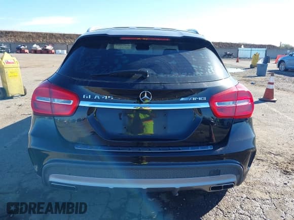✅ 2015 Mercedes-Benz GLA 45 AMG • VIN: WDDTG5CBXFJ055132 • Lot: 43433392. Listed on IAAI with 78,657 mi. Free auction sales archive from the USA and detailed vehicle history report at DreamBid. Image 16.