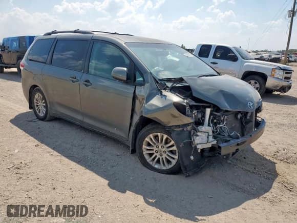 ✅ 2012 Toyota Sienna XLE • VIN: 5TDYK3DC8CS257279 • Lot: 84924515. Listed on Copart with 170,132 mi. Free auction sales archive from the USA and detailed vehicle history report at DreamBid. Image 4.