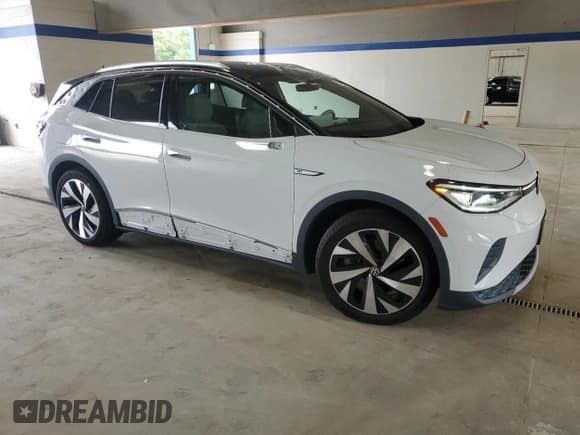 ✅ 2021 Volkswagen ID.4 1st Edition • VIN: WVGDMPE27MP010140 • Lot: 64856265. Listed on Copart with 43,390 mi. Free auction sales archive from the USA and detailed vehicle history report at DreamBid. Image 4.