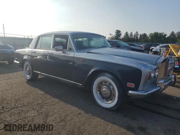 ✅ 1975 Rolls-Royce Silver Shadow • VIN: SRH22275 • Lot: 66081685. Listed on Copart with 44,521 mi. Free auction sales archive from the USA and detailed vehicle history report at DreamBid. Image 4.