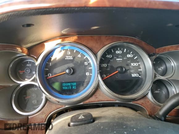 ✅ 2010 Chevrolet Silverado 1500 LT • VIN: 1GCSCSEA3AZ264260 • Lot: 89023005. Wystawiony na Copart z przebiegiem 90 615 mil. Bezpłatny archiwum sprzedaży aukcyjnych z USA i szczegółowy raport historii pojazdu na DreamBid. Zdjęcie 9.