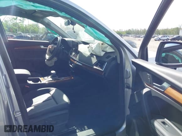 ✅ 2025 Audi Q5 Premium Plus • VIN: WA1BBAFY3S2027183 • Lot: 42541911. Wystawiony na IAAI z przebiegiem 2 806 mil. Bezpłatny archiwum sprzedaży aukcyjnych z USA i szczegółowy raport historii pojazdu na DreamBid. Zdjęcie 5.