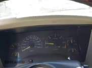 ✅ 1997 Chevrolet Blazer LS • VIN: 1GNDT13W0V2175348 • Lot: 41773422. Wystawiony na IAAI z przebiegiem 247 972 mil. Bezpłatny archiwum sprzedaży aukcyjnych z USA i szczegółowy raport historii pojazdu na DreamBid. Zdjęcie 7.