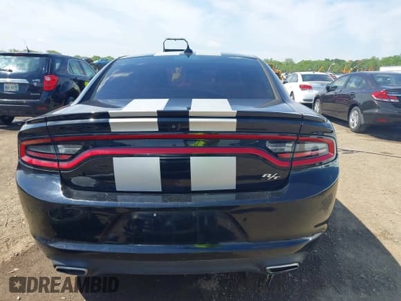 ✅ 2018 Dodge Charger R/T • VIN: 2C3CDXCT6JH205940 • Lot: 42227254. Wystawiony na IAAI z przebiegiem 82 475 mil. Bezpłatny archiwum sprzedaży aukcyjnych z USA i szczegółowy raport historii pojazdu na DreamBid. Zdjęcie 16.