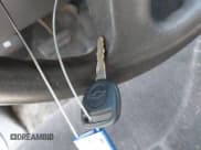 ✅ 2004 Chevrolet Silverado 2500HD LS • VIN: 1GCHC23284F256117 • Lot: 43453043. Wystawiony na IAAI z przebiegiem 327 650 mil. Bezpłatny archiwum sprzedaży aukcyjnych z USA i szczegółowy raport historii pojazdu na DreamBid. Zdjęcie 11.