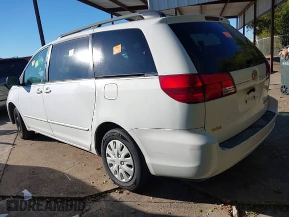 2005 Toyota Sienna LE z VIN 5TDZA23C95S289812, wystawiony jako IAAI lot #43582218 z przebiegiem Nie podano mil oraz . Historia ofert i sprzedaży dostępna na DreamBid. Obrazek 3.