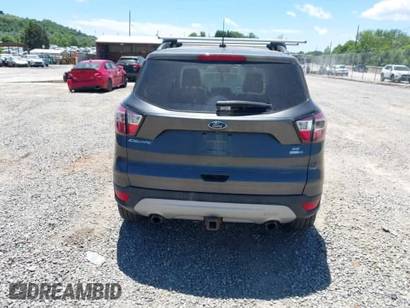 ✅ 2017 Ford Escape SE • VIN: 1FMCU9G9XHUD90910 • Lot: 42333320. Wystawiony na IAAI z przebiegiem 103 073 mil. Bezpłatny archiwum sprzedaży aukcyjnych z USA i szczegółowy raport historii pojazdu na DreamBid. Zdjęcie 16.