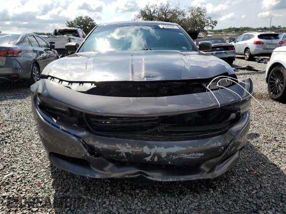 ✅ 2015 Dodge Charger SE • VIN: 2C3CDXBG6FH778543 • Lot: 61849085. Wystawiony na Copart z przebiegiem 184 168 mil. Bezpłatny archiwum sprzedaży aukcyjnych z USA i szczegółowy raport historii pojazdu na DreamBid. Zdjęcie 5.