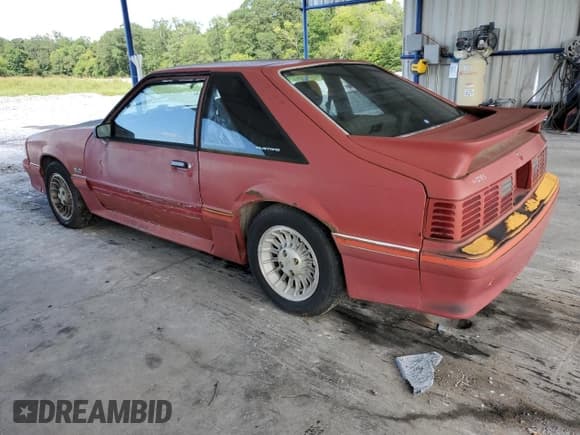 ✅ 1988 Ford Mustang GT • VIN: 1FABP42E4JF208696 • Лот: 70323965. Опубликован ранее на Copart с пробегом 71 092 миль. Бесплатный доступ к архиву аукционных продаж из США и подробный отчёт об истории автомобиля на DreamBid. Изображение 2.