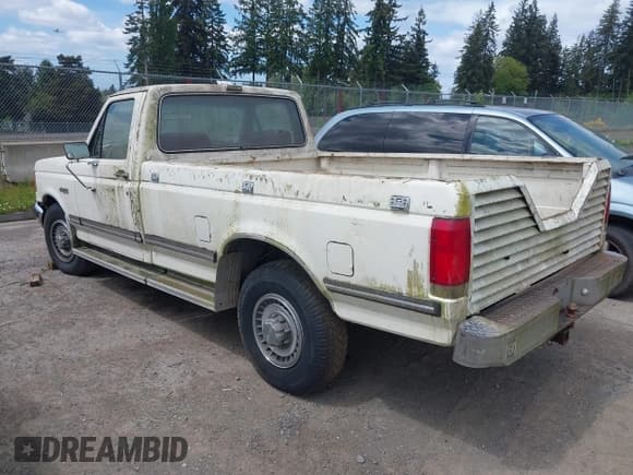 ✅ 1989 Ford F-250 • VIN: 1FTHF25G2KPA60469 • Лот: 42272167. Опубликован ранее на IAAI с пробегом 28 740 миль. Бесплатный доступ к архиву аукционных продаж из США и подробный отчёт об истории автомобиля на DreamBid. Изображение 3.