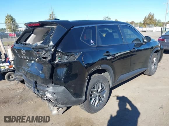 ✅ 2021 Nissan Rogue S • VIN: JN8AT3AB0MW228231 • Lot: 43468179. Wystawiony na IAAI z przebiegiem 70 514 mil. Bezpłatny archiwum sprzedaży aukcyjnych z USA i szczegółowy raport historii pojazdu na DreamBid. Zdjęcie 4.