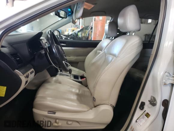 ✅ 2010 Subaru Outback Premium • VIN: 4S4BRCDC9A3325181 • Lot: 74557134. Wystawiony na Copart z przebiegiem 114 480 mil. Bezpłatny archiwum sprzedaży aukcyjnych z USA i szczegółowy raport historii pojazdu na DreamBid. Zdjęcie 7.