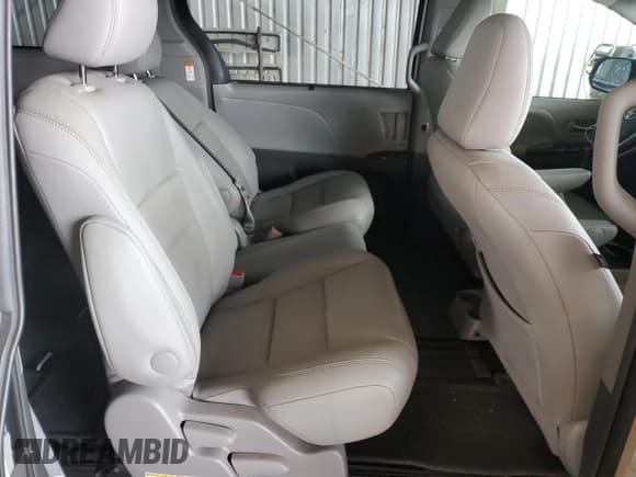 ✅ 2017 Toyota Sienna XLE Auto Access Seat • VIN: 5TDYZ3DC4HS875640 • Lot: 82389965. Listed on Copart with 138,691 mi. Free auction sales archive from the USA and detailed vehicle history report at DreamBid. Image 11.