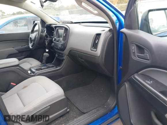 ✅ 2018 Chevrolet Colorado 2WD Work Truck • VIN: 1GCGSBEA7J1273907 • Lot: 43529838. Wystawiony na IAAI z przebiegiem 103 264 mil. Bezpłatny archiwum sprzedaży aukcyjnych z USA i szczegółowy raport historii pojazdu na DreamBid. Zdjęcie 5.