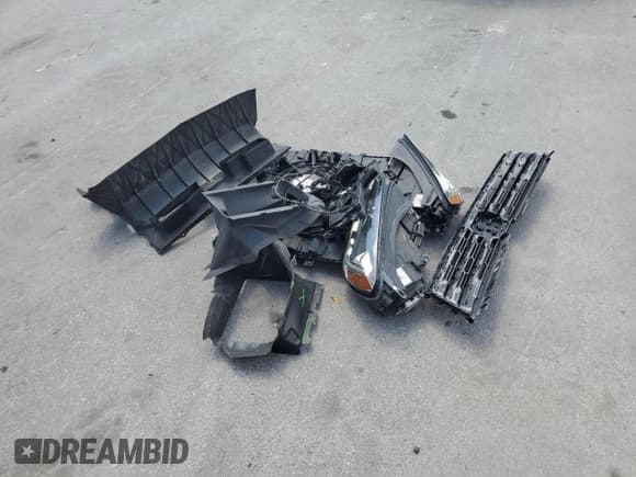 ✅ 2016 Volkswagen Touareg Lux • VIN: WVGEP9BP9GD002702 • Lot: 52872035. Listed on Copart with 120,107 mi. Free auction sales archive from the USA and detailed vehicle history report at DreamBid. Image 13.