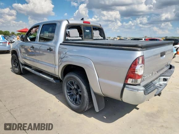 ✅ 2015 Toyota Tacoma PreRunner • VIN: 5TFJU4GN6FX086609 • Lot: 85283985. Wystawiony na Copart z przebiegiem 96 052 mil. Bezpłatny archiwum sprzedaży aukcyjnych z USA i szczegółowy raport historii pojazdu na DreamBid. Zdjęcie 2.