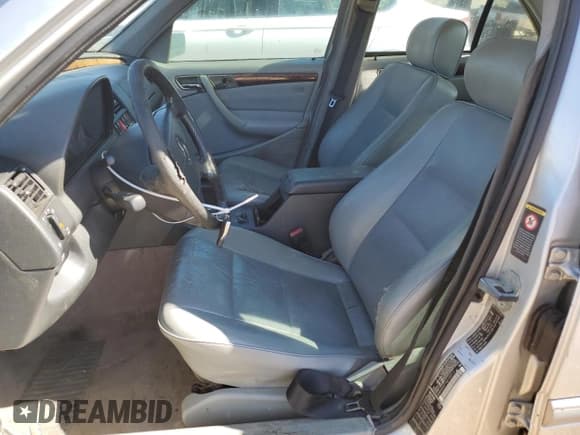 ✅ 2000 Mercedes-Benz C 230 Kompressor • VIN: WDBHA24G7YA817201 • Лот: 75837924. Опубликован ранее на Copart с пробегом 274 476 миль. Бесплатный доступ к архиву аукционных продаж из США и подробный отчёт об истории автомобиля на DreamBid. Изображение 7.