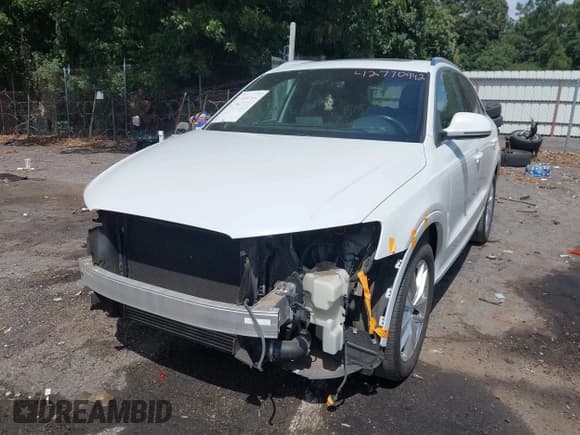 ✅ 2016 Audi Q3 Premium Plus • VIN: WA1BFCFS9GR002802 • Lot: 42770942. Wystawiony na IAAI z przebiegiem 152 173 mil. Bezpłatny archiwum sprzedaży aukcyjnych z USA i szczegółowy raport historii pojazdu na DreamBid. Zdjęcie 6.