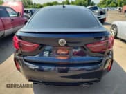 ✅ 2015 BMW X6 M • VIN: 5YMKW8C5XF0G93689 • Lot: 65748045. Wystawiony na Copart z przebiegiem 82 352 mil. Bezpłatny archiwum sprzedaży aukcyjnych z USA i szczegółowy raport historii pojazdu na DreamBid. Zdjęcie 6.