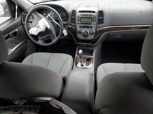 ✅ 2010 Hyundai Santa Fe GLS • VIN: 5NMSG3ABXAH394307 • Lot: 82799674. Listed on Copart with 153,392 mi. Free auction sales archive from the USA and detailed vehicle history report at DreamBid. Image 8.