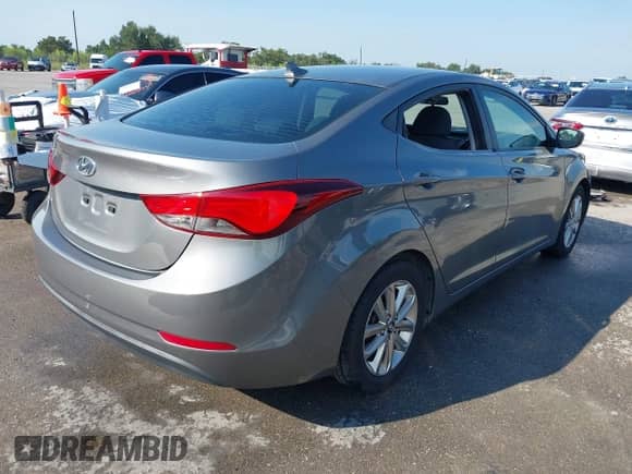 2014 Hyundai Elantra SE z VIN 5NPDH4AE6EH488067, wystawiony jako IAAI lot #43055126 z przebiegiem 104 871 mil mil oraz . Historia ofert i sprzedaży dostępna na DreamBid. Obrazek 4.