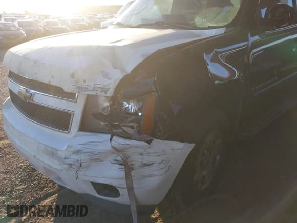 ✅ 2009 Chevrolet Avalanche LTZ • VIN: 3GNEC12009G115326 • Lot: 42219277. Listed on IAAI with 265,199 mi. Free auction sales archive from the USA and detailed vehicle history report at DreamBid. Image 6.