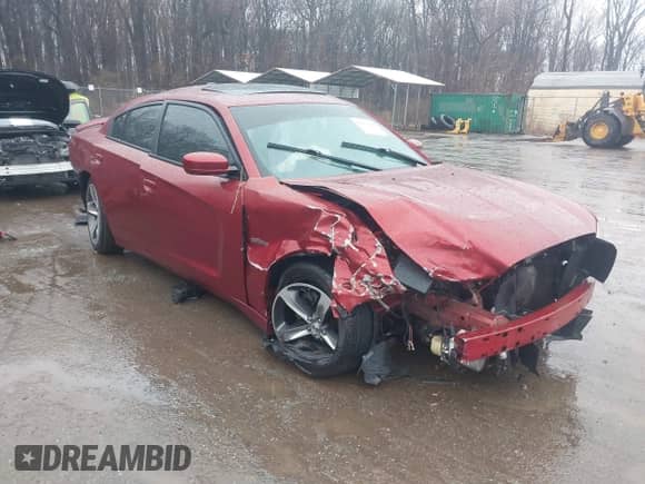 ✅ 2014 Dodge Charger RT • VIN: 2C3CDXCT4EH219244 • Lot: 41519286. Wystawiony na IAAI z przebiegiem 111 385 mil. Bezpłatny archiwum sprzedaży aukcyjnych z USA i szczegółowy raport historii pojazdu na DreamBid. Zdjęcie 1.