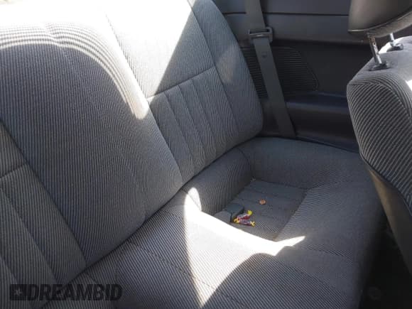 ✅ 1991 Toyota Celica • VIN: JT2AT86F4M0050100 • Lot: 41619380. Wystawiony na IAAI z przebiegiem 238 811 mil. Bezpłatny archiwum sprzedaży aukcyjnych z USA i szczegółowy raport historii pojazdu na DreamBid. Zdjęcie 8.