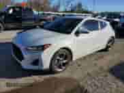 2020 Hyundai Veloster 2.0 z VIN KMHTG6AF4LU021831, wystawiony jako Copart lot #80334674 z przebiegiem 51 115 mil mil oraz Szkoda całkowita • Salvage title. Historia ofert i sprzedaży dostępna na DreamBid. Obrazek 1.