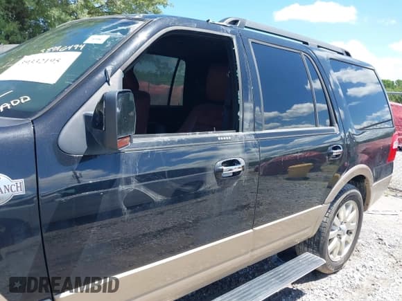 ✅ 2012 Ford Expedition XLT • VIN: 1FMJU1J55CEF66215 • Lot: 39332195. Listed on IAAI with Not provided. Free auction sales archive from the USA and detailed vehicle history report at DreamBid. Image 13.