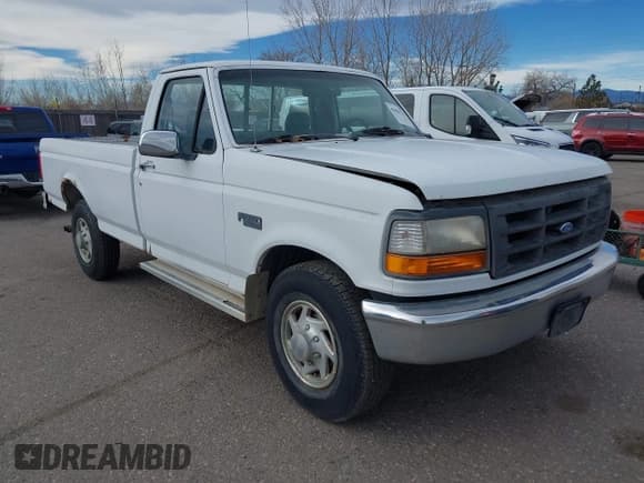 ✅ 1993 Ford F-250 • VIN: 2FTHF25H5PCA90065 • Lot: 43904733. Wystawiony na IAAI z przebiegiem 173 089 mil. Bezpłatny archiwum sprzedaży aukcyjnych z USA i szczegółowy raport historii pojazdu na DreamBid. Zdjęcie 1.