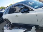 ✅ 2022 Mazda MX-30 Premium Plus • VIN: JM1DRADB6N0100295 • Lot: 41885035. Wystawiony na IAAI z przebiegiem 32 616 mil. Bezpłatny archiwum sprzedaży aukcyjnych z USA i szczegółowy raport historii pojazdu na DreamBid. Zdjęcie 14.