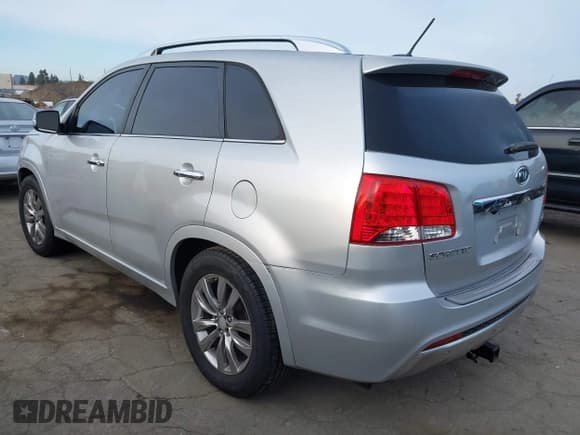 ✅ 2013 Kia Sorento SX • VIN: 5XYKW4A27DG380954 • Лот: 41932872. Опубликован ранее на IAAI с пробегом 183 599 миль. Бесплатный доступ к архиву аукционных продаж из США и подробный отчёт об истории автомобиля на DreamBid. Изображение 3.
