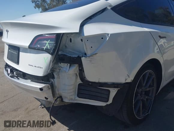 ✅ 2022 Tesla Model 3 Long Range • VIN: 5YJ3E1EB8NF212930 • Lot: 41658127. Wystawiony na IAAI z przebiegiem 43 773 mil. Bezpłatny archiwum sprzedaży aukcyjnych z USA i szczegółowy raport historii pojazdu na DreamBid. Zdjęcie 6.