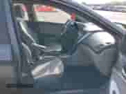 2013 Hyundai Accent GLS с VIN KMHCT4AE8DU300269, выставлен на аукционе IAAI как лот 43132198 с пробегом 151 812 миль миль и . История ставок и продаж доступна на DreamBid. Изображение 5.