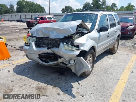 ✅ 2007 Ford Escape Limited • VIN: 1FMCU94147KB07913 • Lot: 43002496. Wystawiony na IAAI z przebiegiem Nie podano. Bezpłatny archiwum sprzedaży aukcyjnych z USA i szczegółowy raport historii pojazdu na DreamBid. Zdjęcie 18.