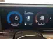 2024 Hyundai Kona SEL z VIN KM8HBCABXRU082013, wystawiony jako Copart lot #87712915 z przebiegiem 22 966 mil mil oraz Czysty tytuł • Clean title. Historia ofert i sprzedaży dostępna na DreamBid. Obrazek 9.