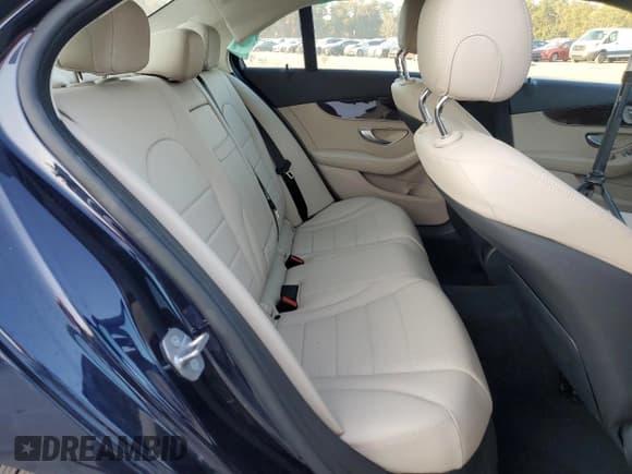 ✅ 2018 Mercedes-Benz C 300 • VIN: WDDWF4KB2JR327193 • Lot: 93684195. Wystawiony na Copart z przebiegiem 61 567 mil. Bezpłatny archiwum sprzedaży aukcyjnych z USA i szczegółowy raport historii pojazdu na DreamBid. Zdjęcie 10.