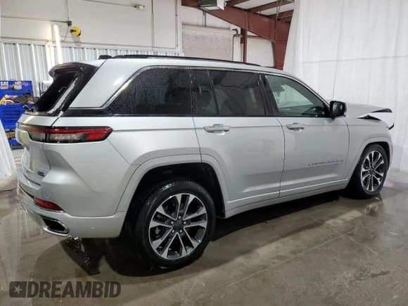 ✅ 2023 Jeep Grand Cherokee Overland • VIN: 1C4RJYD67PC671000 • Lot: 57944125. Wystawiony na Copart z przebiegiem 4 501 mil. Bezpłatny archiwum sprzedaży aukcyjnych z USA i szczegółowy raport historii pojazdu na DreamBid. Zdjęcie 3.