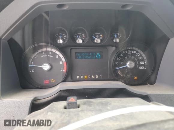 ✅ 2015 Ford F-350 • VIN: 1FD8W3F63FEA38604 • Lot: 47379115. Wystawiony na Copart z przebiegiem 215 048 mil. Bezpłatny archiwum sprzedaży aukcyjnych z USA i szczegółowy raport historii pojazdu na DreamBid. Zdjęcie 9.