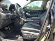 ✅ 2024 Toyota Highlander LE • VIN: 5TDKDRAH3RS546937 • Лот: 61207005. Опубликован ранее на Copart с пробегом 18 342 миль. Бесплатный доступ к архиву аукционных продаж из США и подробный отчёт об истории автомобиля на DreamBid. Изображение 7.