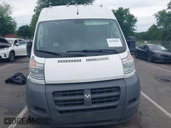 ✅ 2017 Ram ProMaster Cargo • VIN: 3C6URVJG0HE550437 • Lot: 42698604. Listed on IAAI with 170,033 mi. Free auction sales archive from the USA and detailed vehicle history report at DreamBid. Image 13.